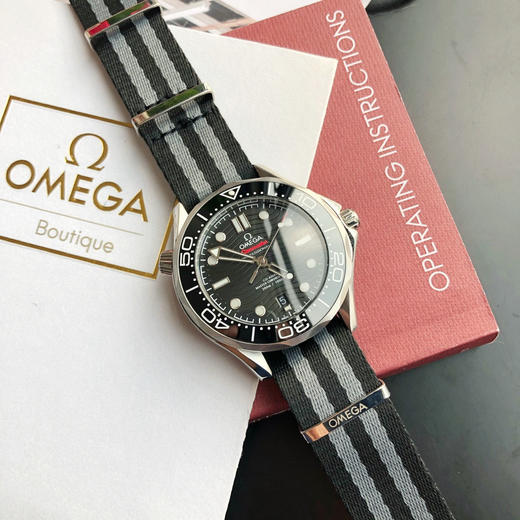 经典欧米茄OMEGA 北约"指挥官"限量版
海马系列300米潜水机械腕表
机芯：搭载进口原装西铁城全自动机械机芯 商品图0