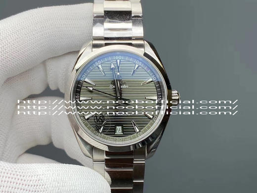 VS 2020新品:绿海马150米柚木盘来了！绿色在腕表圈是一个特别的颜色，它极富生命力，给人无限希望，绿荫葱葱、万物复苏。 商品图4