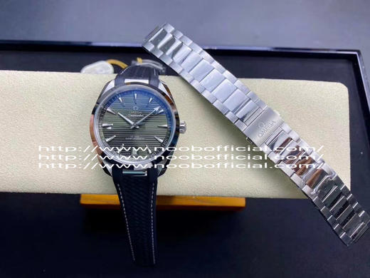 VS 2020新品:绿海马150米柚木盘来了！绿色在腕表圈是一个特别的颜色，它极富生命力，给人无限希望，绿荫葱葱、万物复苏。 商品图0