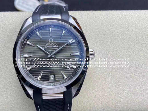 VS 2020新品:绿海马150米柚木盘来了！绿色在腕表圈是一个特别的颜色，它极富生命力，给人无限希望，绿荫葱葱、万物复苏。 商品图4