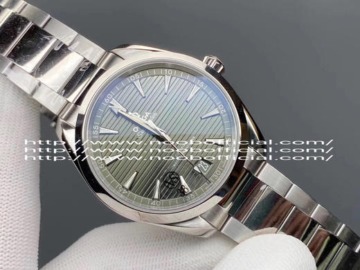 VS 2020新品:绿海马150米柚木盘来了！绿色在腕表圈是一个特别的颜色，它极富生命力，给人无限希望，绿荫葱葱、万物复苏。 商品图2