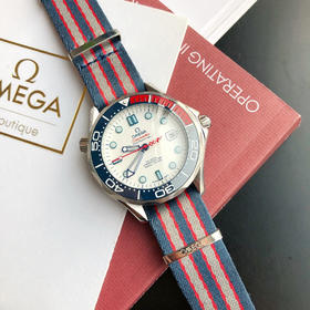 经典欧米茄OMEGA 北约"指挥官"限量版
海马系列300米潜水机械腕表
机芯：搭载进口原装西铁城全自动机械机芯