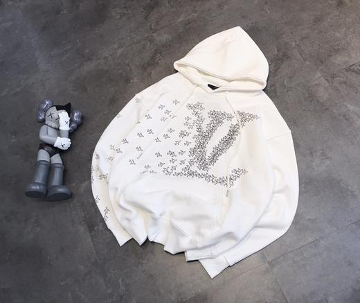 点此购买lv黑白两色飞机满印连帽卫衣ks157748