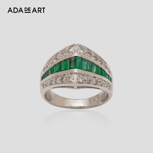 馆藏b19efd00718#轨道镶隐秘式镶嵌流线型#18k白金祖母绿钻石戒指