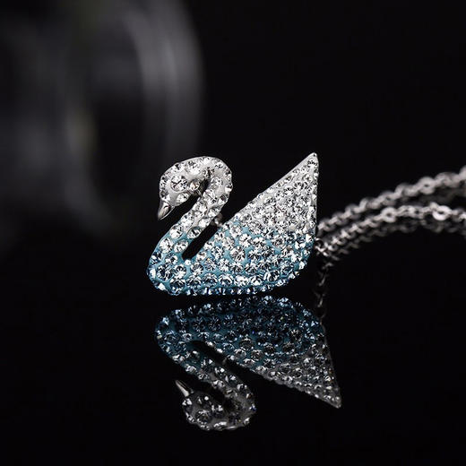 【全球购轻奢】swarovski 施华洛世奇 蓝色渐变天鹅项链 大号 5512095