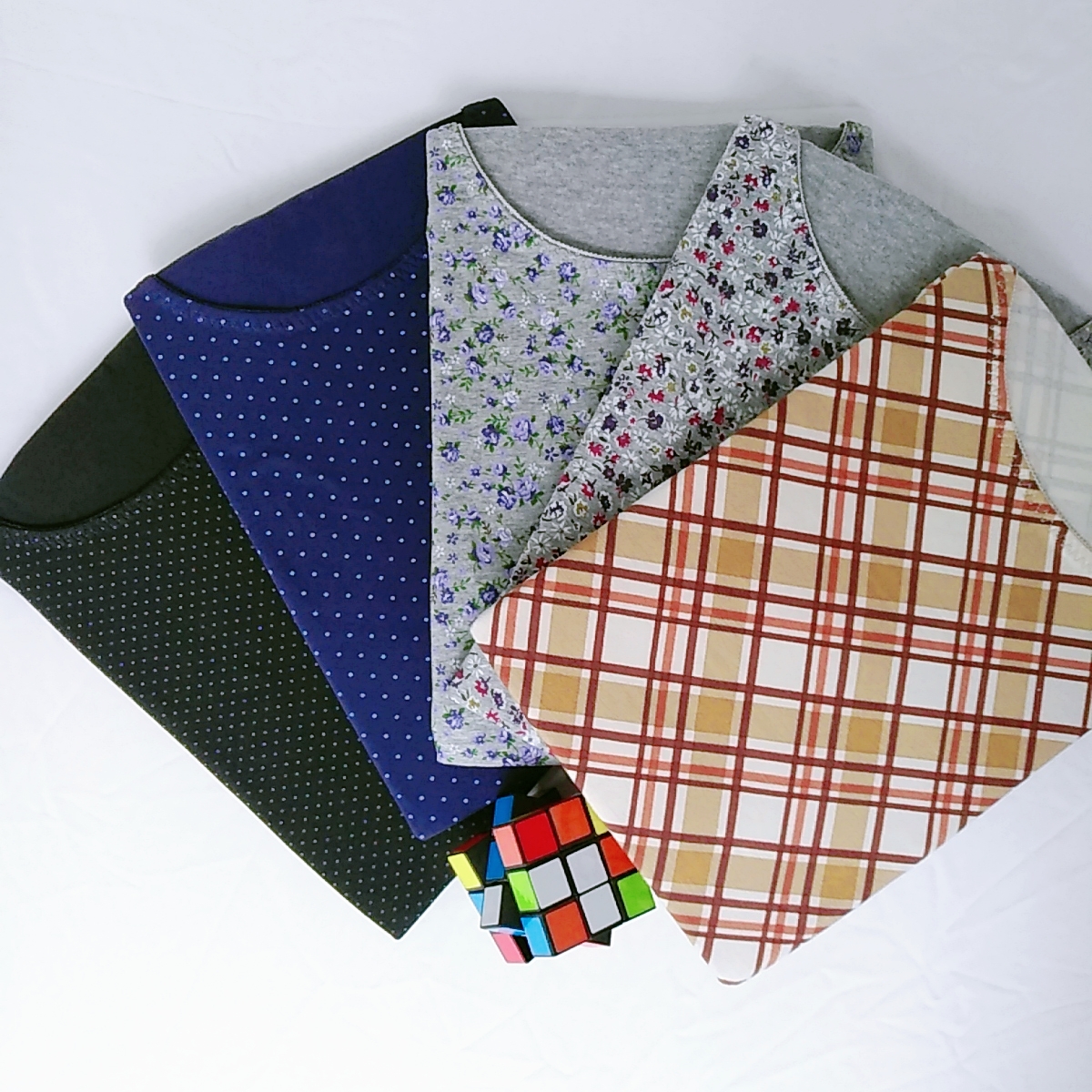 T027女生圆领印花套装