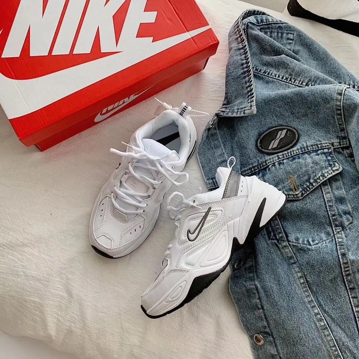 nike m2k银白色百搭老爹鞋, 最近复古风大行其道,这双 "白银灰" 采用