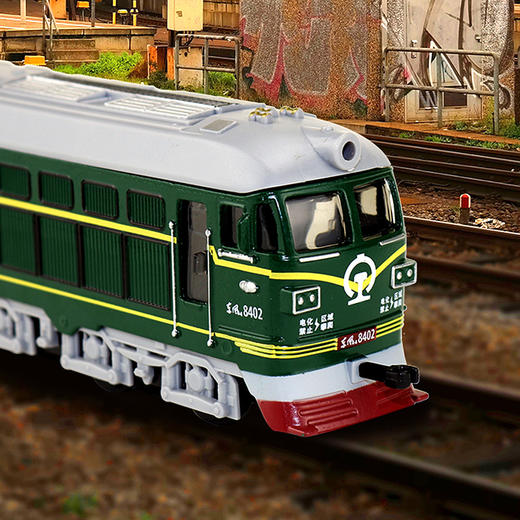 A  彩珀1:65东风仿真绿皮火车头合金车模  No.88402 商品图1