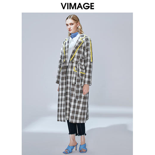 VIMAGE纬漫纪秋款帅气宽松时尚个性格纹收腰长风衣外套女V1404004 商品图1