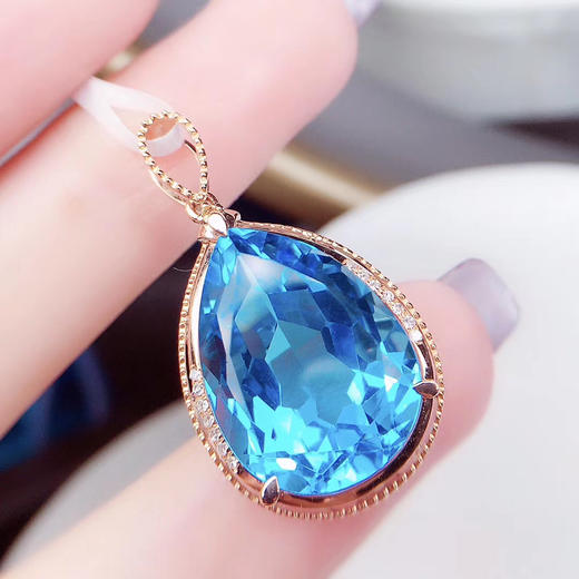 水滴款托帕石吊坠秒杀不议价18k金镶嵌钻托帕石吊坠石重169克拉总重