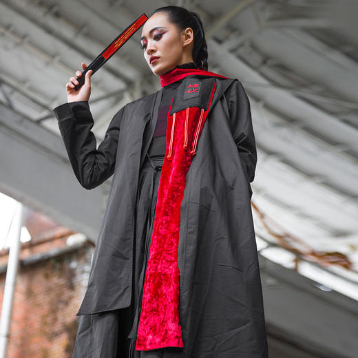 有埋伏刺绣丝绒围巾 商品图2