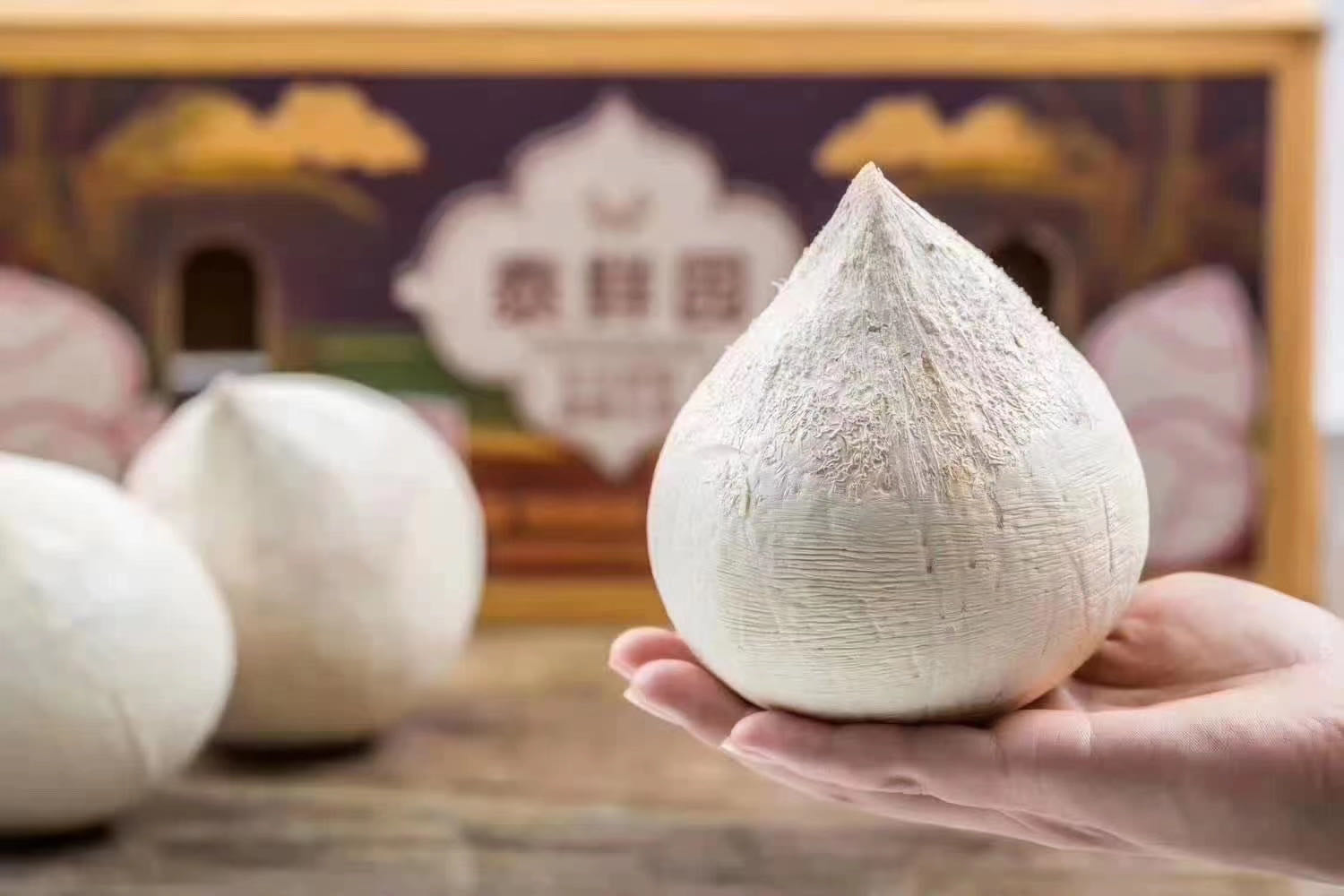 周二取货：【泰国椰皇】来自大自然的椰子水！喝完还可以吃肉肉哦！