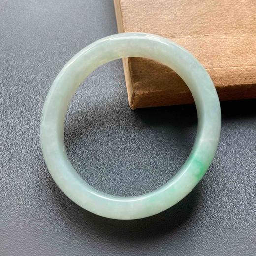 糯冰种阳绿翡翠贵妃镯52.7 商品图2