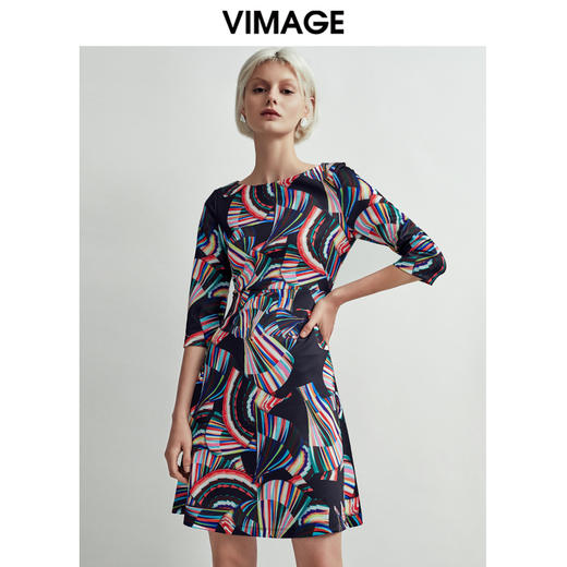 VIMAGE纬漫纪时尚印花通勤百搭收腰显瘦A字连衣裙女V1407012D 商品图0
