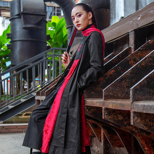 有埋伏刺绣丝绒围巾 商品图3