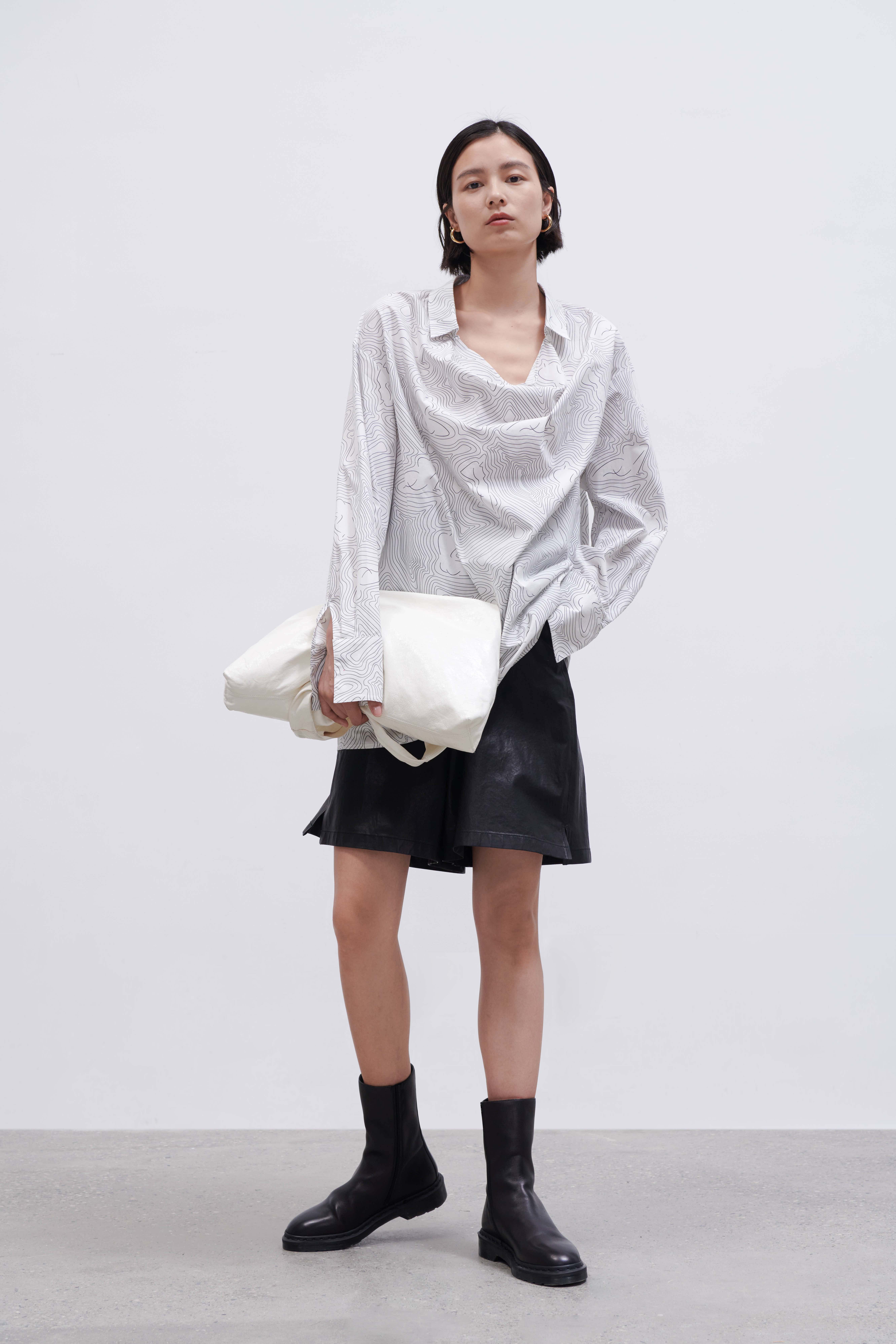 HIDEMI 心房客/“我们做印花”线型设计感微荡领多穿衬衫