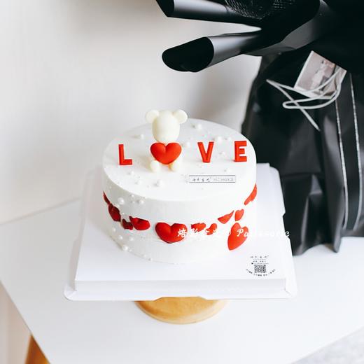 商品详情 买家必读 1,蛋糕为纯手工制作,图片跟实物会存在一定的色差