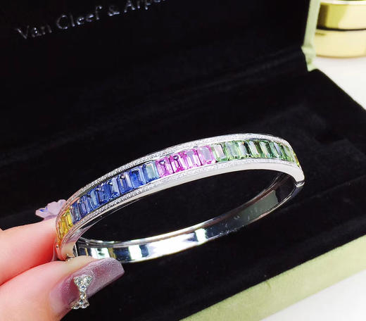 18k彩宝手镯天然彩色宝石手镯18k金镶嵌钻石主石95克拉钻石168颗总重