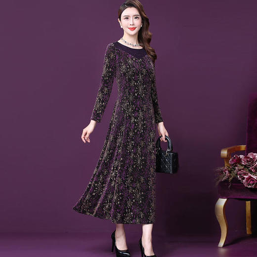 YQ-33674秋装新款女法式复古亮丝收腰显瘦轻奢长款连衣裙 商品图0