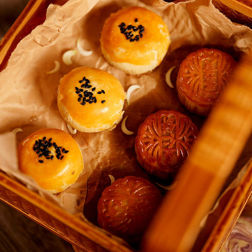 谢小方游月园中秋创意精美点心多口味8饼苏广式月饼礼盒