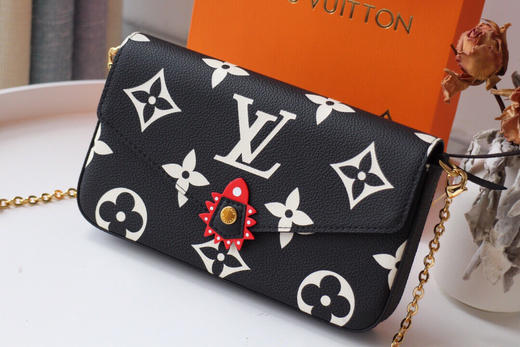 原单lv m69515 lv crafty pochette flicie 链条包lv crafty 配饰