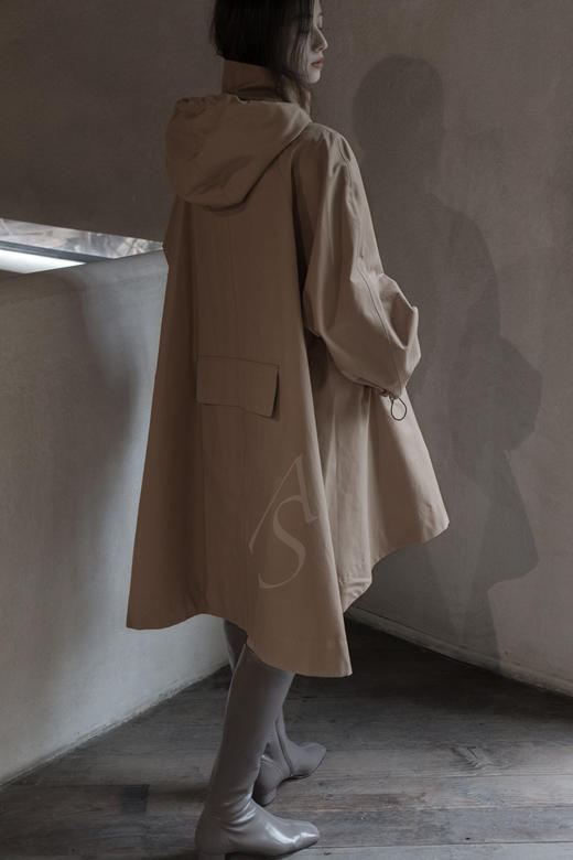 Low Classic 卡其色/黑色OVERSIZED连帽风衣 商品图2
