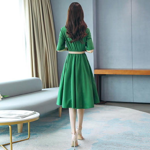 WZNH-BBL9960圆领套头宽松纯色清新森系可爱时尚连衣裙 商品图3