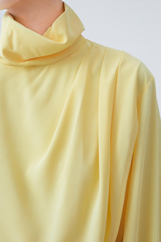 hidemi 鹅蛋黄缎面褶皱荡漾设计感顺滑感上衣