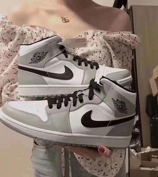 今日安利 🔒 AJ1 Mid 烟灰 “小dior” 新入手的AJ1分享 商品图1
