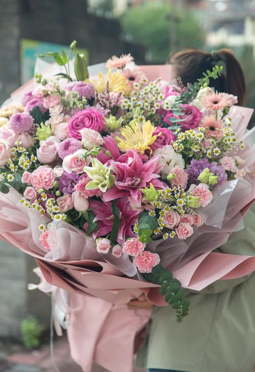 定制熊抱大花束