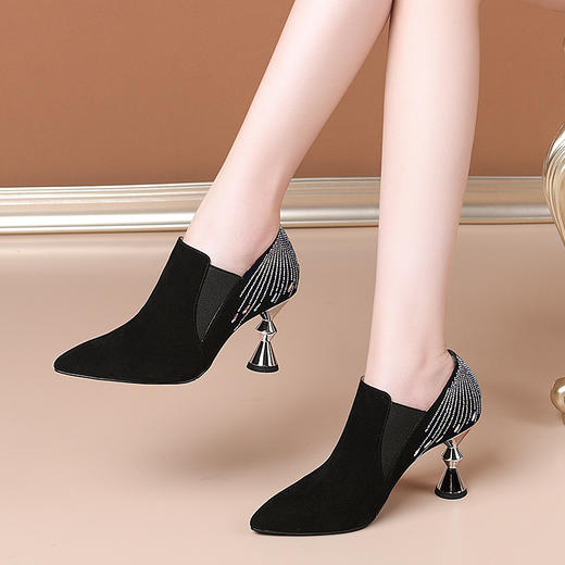 KBY-SSL9318秋季新品粗跟尖头深口单鞋女真皮时尚烫钻舒适高跟鞋 商品图0