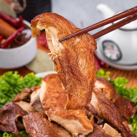 【休闲零食】鲁小吉扒小鸡五香味/甜辣味/藤椒味  300g 商品图3