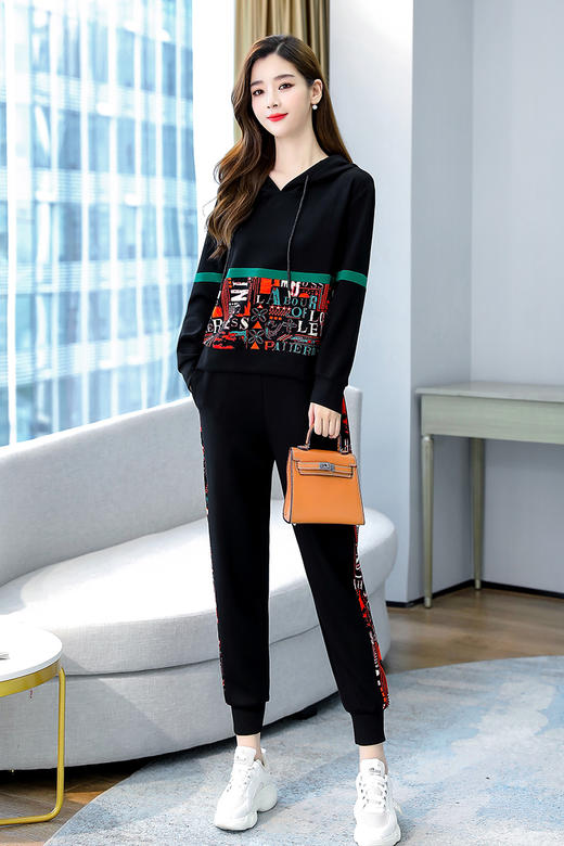 WZNH-FYZI2029时尚印花气质减龄两件套 商品图5