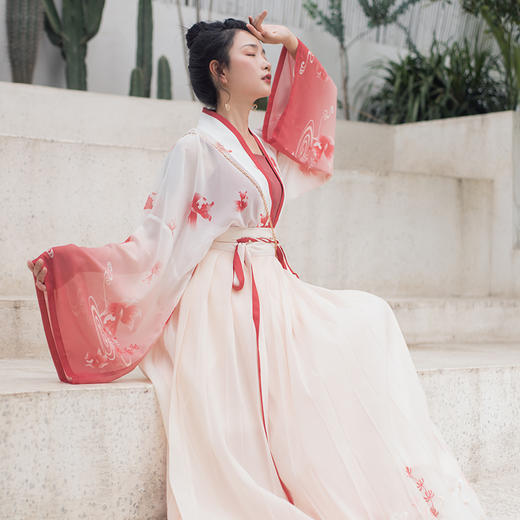 池月对襟齐腰襦