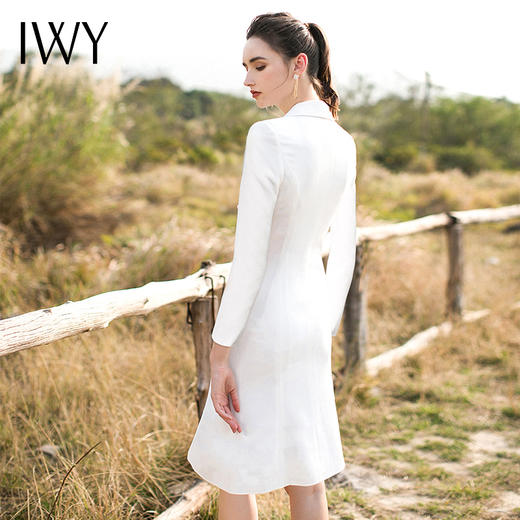 IWY/白色长袖连衣裙Q13096 商品图5