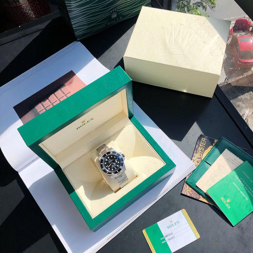 独家定制版 ROLEX劳力士黑水鬼腕表 
机芯：搭载进口原装西铁城全自动机械机芯，走时精准，性能优异，动力储备高达48小时！ 商品图4