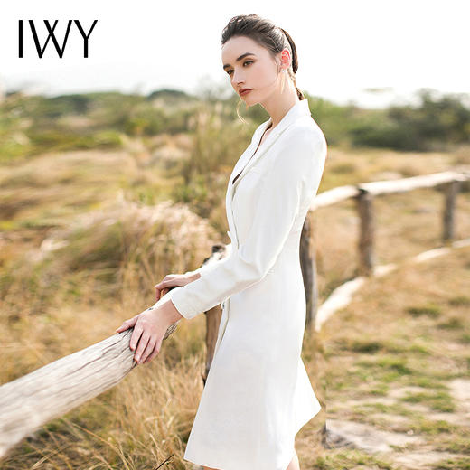 IWY/白色长袖连衣裙Q13096 商品图3