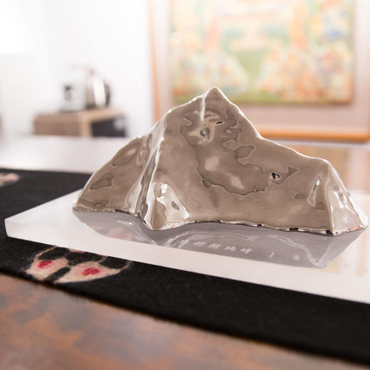 醍醐 景德镇 青白釉瓷器 珠穆朗玛峰（60周年版）摆件工艺品 雪山 银山 金山 商品图2