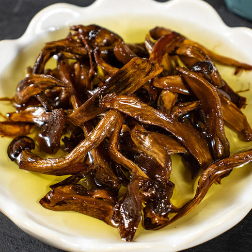 野生油鸡枞厨房特别定制肉质肥美无杂菌低温菜籽油煨炸有嚼劲不韧口