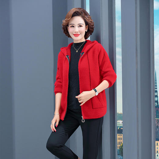 YSM-66P-9903妈妈气质仿貂绒外套女秋冬装中老年洋气短款宽松针织开衫 商品图2