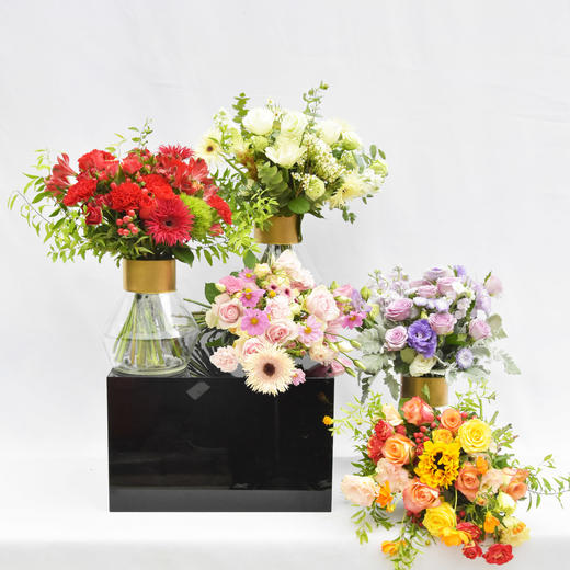 高档包月鲜花用心生活感受美好色系混搭鲜切花束瓶插花