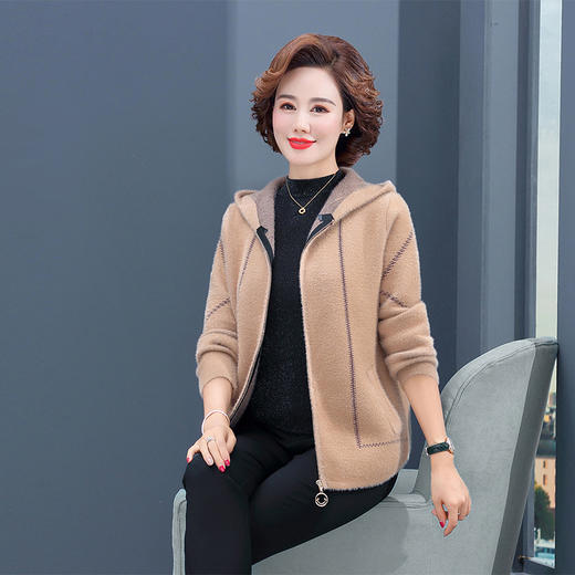 YSM-66P-9903妈妈气质仿貂绒外套女秋冬装中老年洋气短款宽松针织开衫 商品图0
