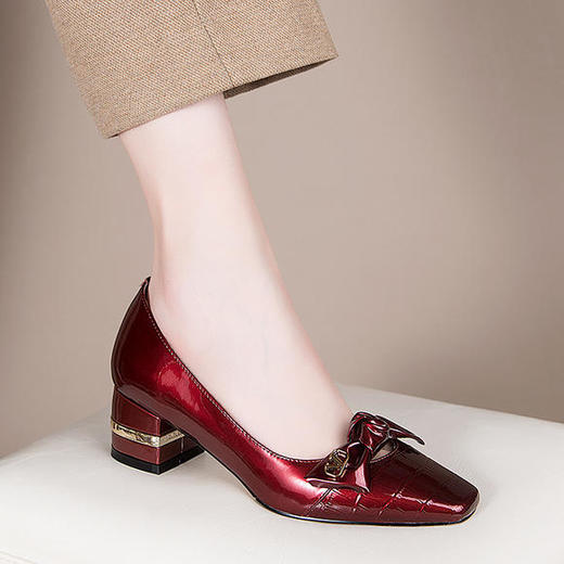 old996新款时尚方头水钻浅口低帮粗跟小皮鞋