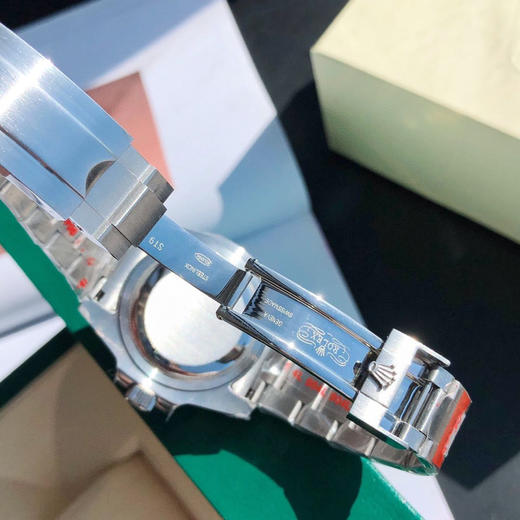 独家定制版 ROLEX劳力士黑水鬼腕表 
机芯：搭载进口原装西铁城全自动机械机芯，走时精准，性能优异，动力储备高达48小时！ 商品图8