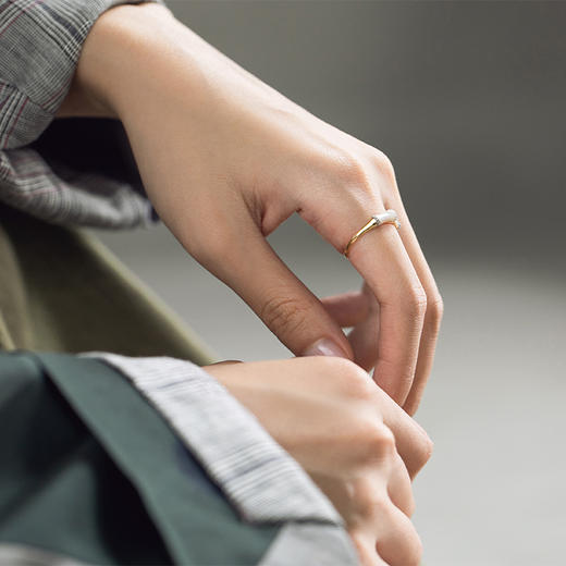 CC卡美珠宝 东方幸趣 竹韵 18K金贝母镶钻戒指 商品图2