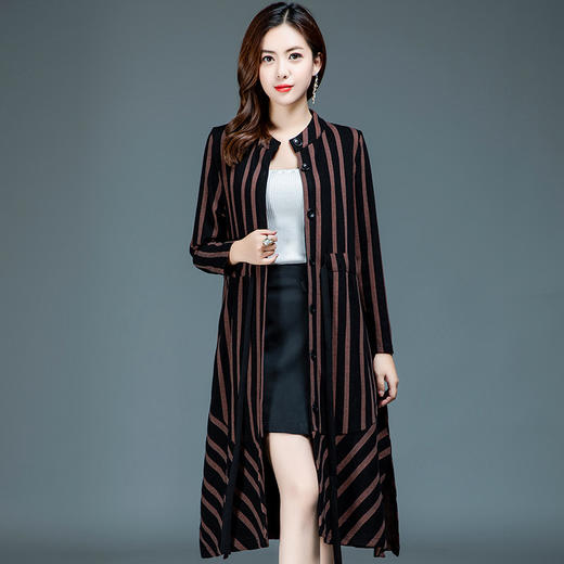 YWE  B9C037条纹磨毛开衫式连衣裙女中长款 商品图2