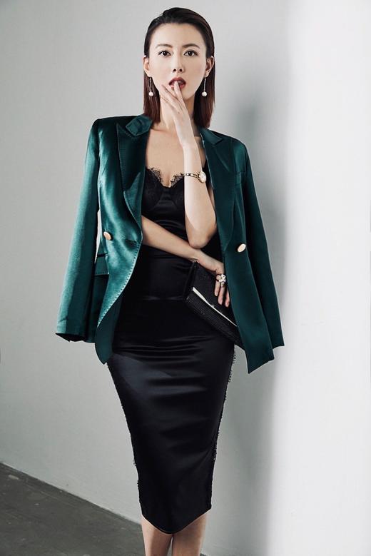 4462 “继承者”丝滑醋酸西装外套女神的闪耀时刻单西颈袖添香 商品图3