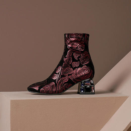 OLD-6197-23新款民族风时尚百搭高跟短靴 商品图4