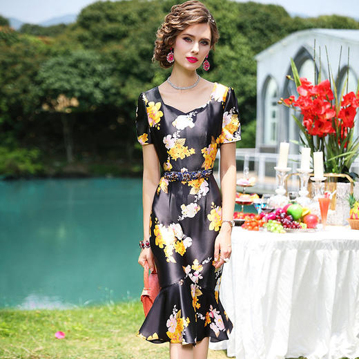 FMY-F20XL31175醋酸缎面连衣裙时尚复古绣花修身中长款鱼尾裙 商品图0