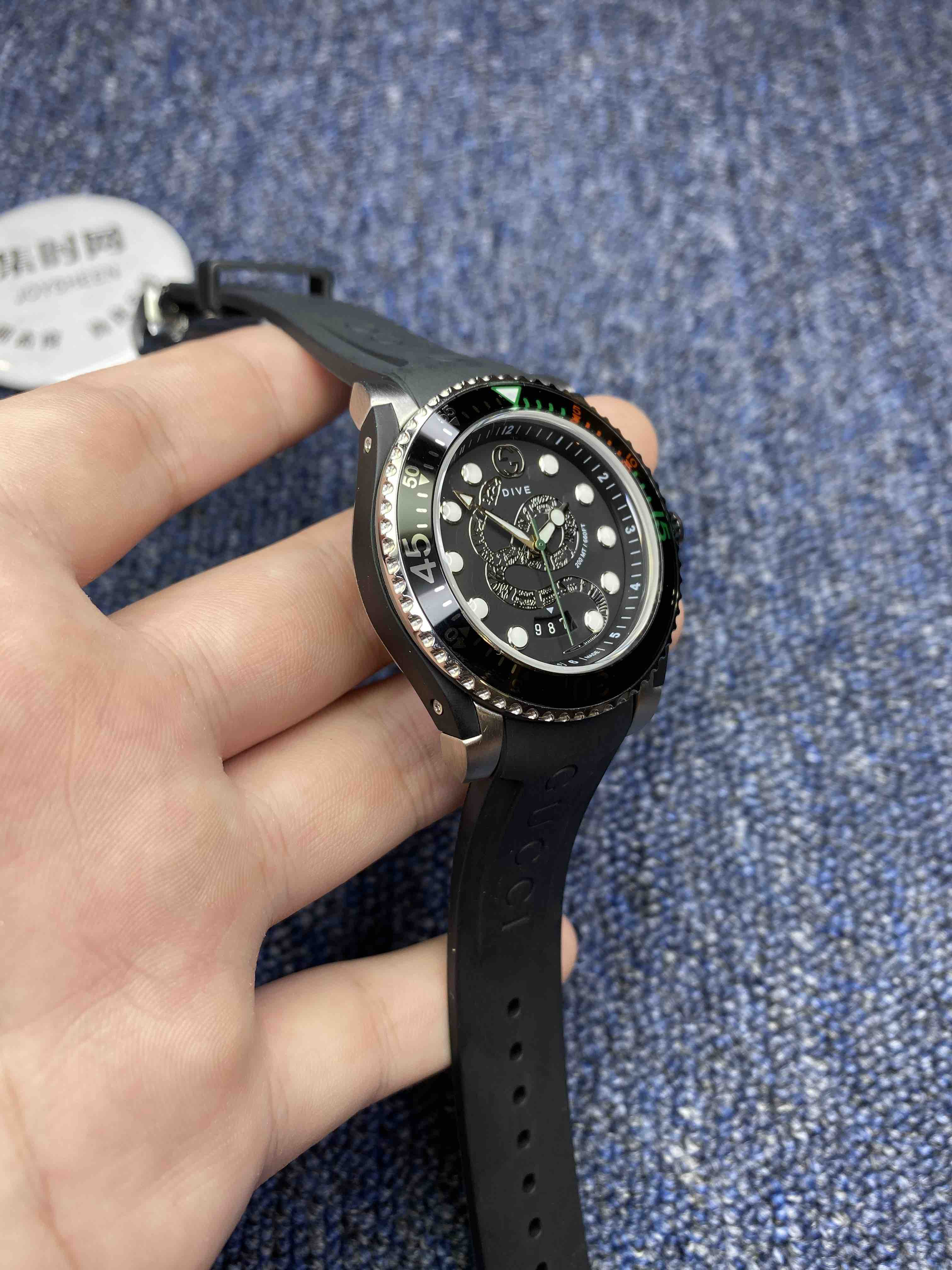 古驰dive系列腕表盘蛇款中性款休闲风格释放运动热情酷感十足进口石英